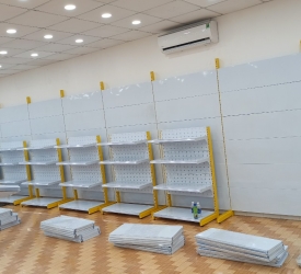 Kệ siêu thị cháy hàng vào thời điểm đầu năm nay 2022