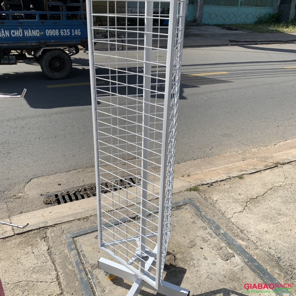 Ụ xoay gắn móc treo 